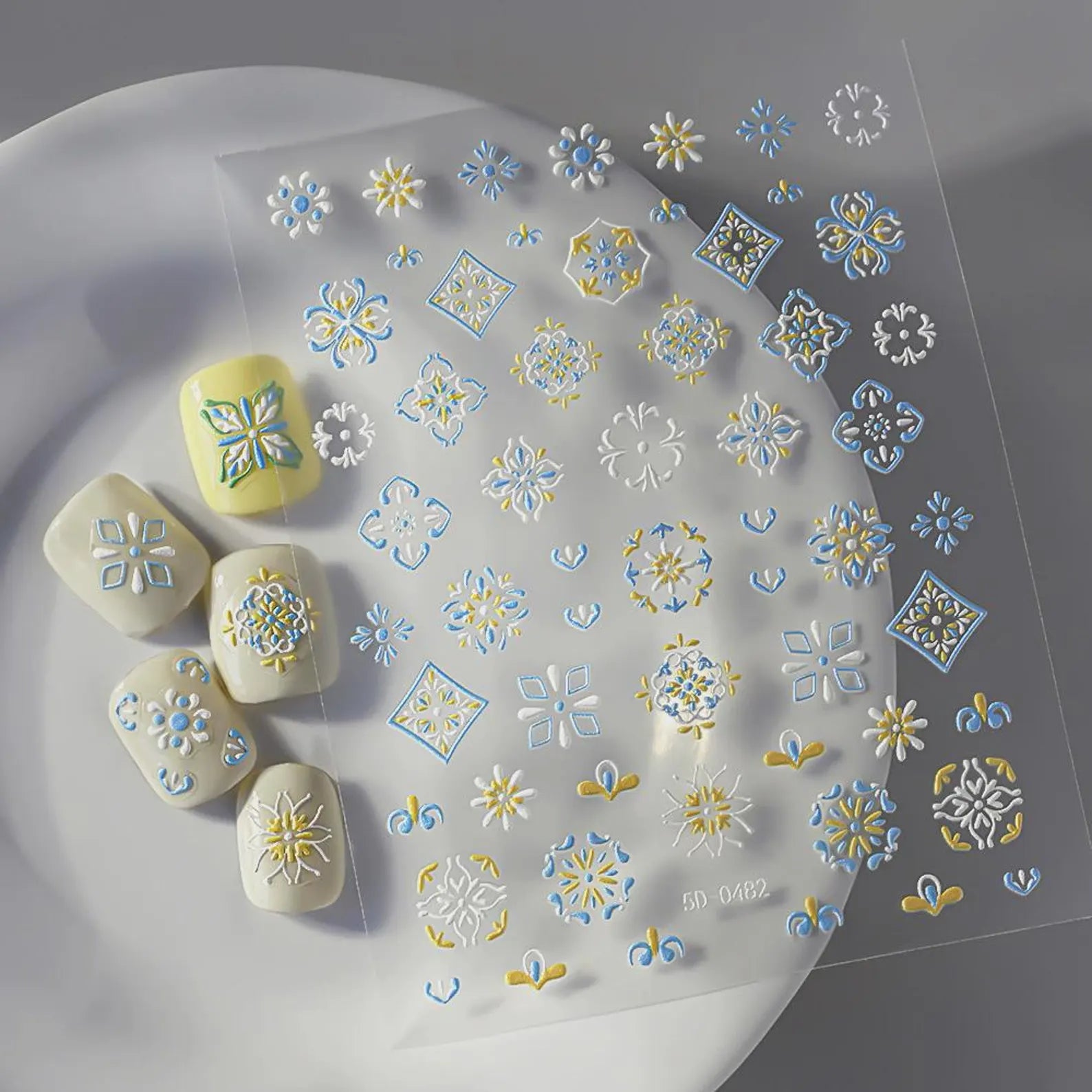 3D Bloom: Lebendige Präge-Blumen-Nagelkunst-Sticker