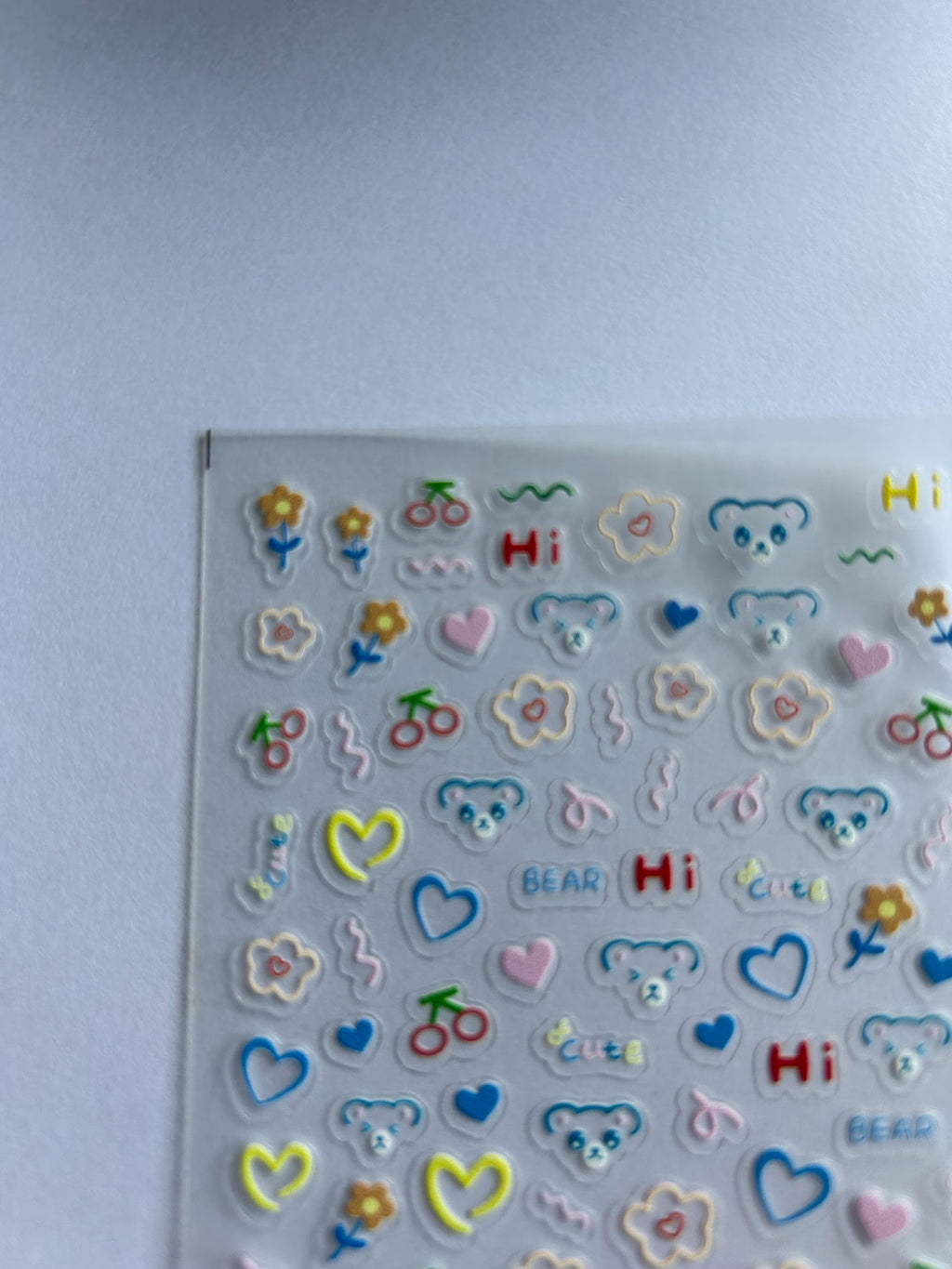 Kawaii Blauer Bär & Kirsche Nagelsticker - "Hallo" Bären Nagelabziehbilder | Süße Herzen, Blumen und Kirschen | 3D Look Ästhetische DIY Nagelkunst