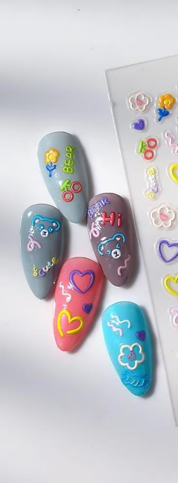 Kawaii Blauer Bär & Kirsche Nagelsticker - "Hallo" Bären Nagelabziehbilder | Süße Herzen, Blumen und Kirschen | 3D Look Ästhetische DIY Nagelkunst
